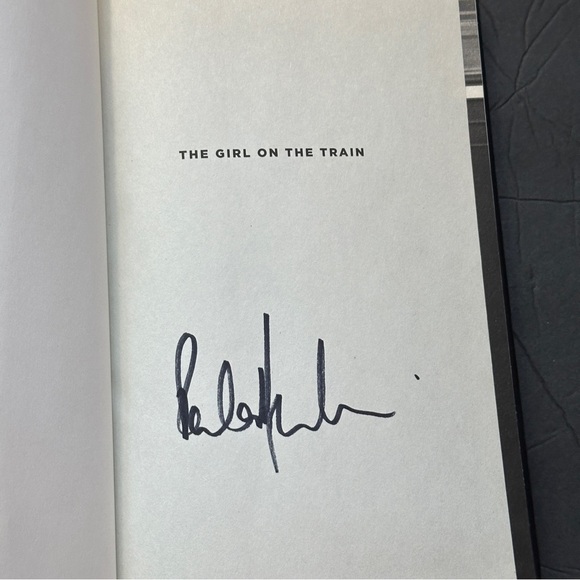 SIGNED - The Girl on The Train by Paula Hawkins | Fiction, Thriller | HC - Picture 8 of 9